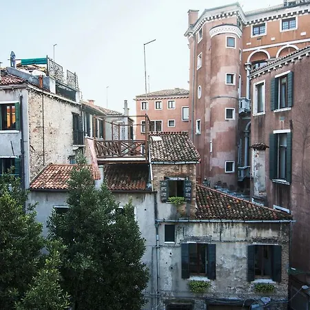 Szálloda Ca' Foscari *